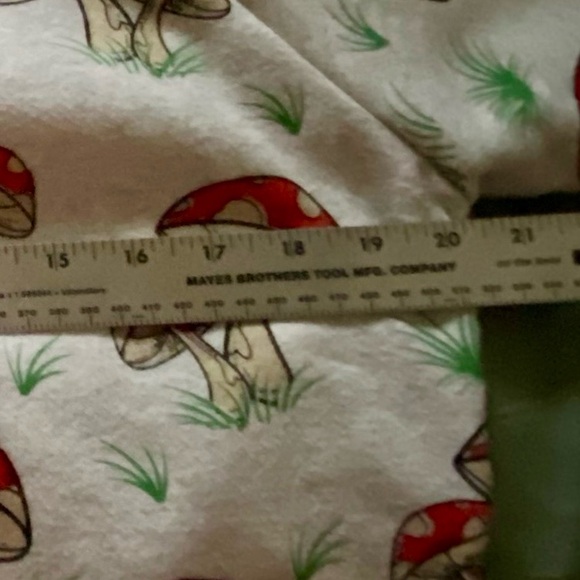 LA Soul Mushroom Graphic Print Soft Sweatshirt Women Long Sleeve. Size M. - Picture 6 of 8